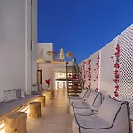 White Boutique 5*