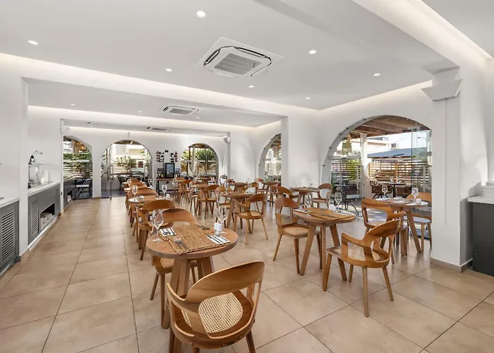 White Boutique Hotel