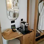 White Boutique 5*