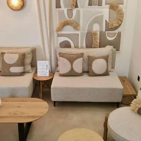 Ξενοδοχείο White Boutique & 5*