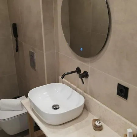 White Boutique Hotel 5*