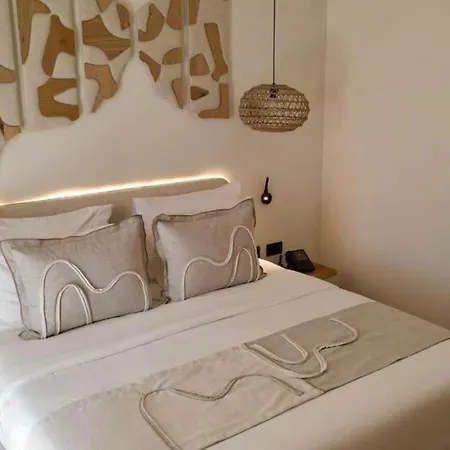 White Boutique & Ξενοδοχείο 5*