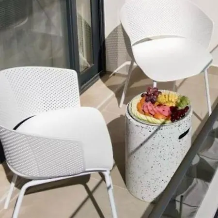 White Boutique Szálloda 5*