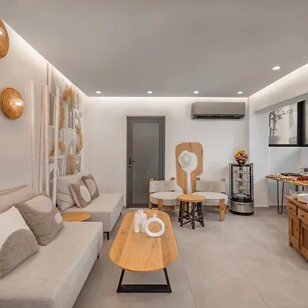 White Boutique & Ξενοδοχείο 5*