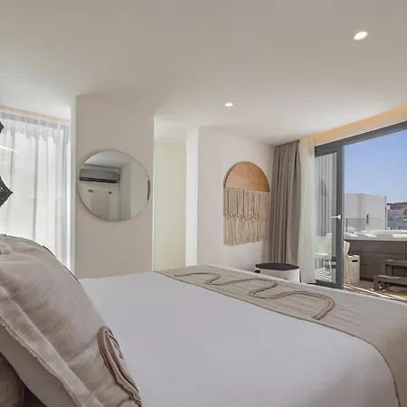 White Boutique Hotel 5*