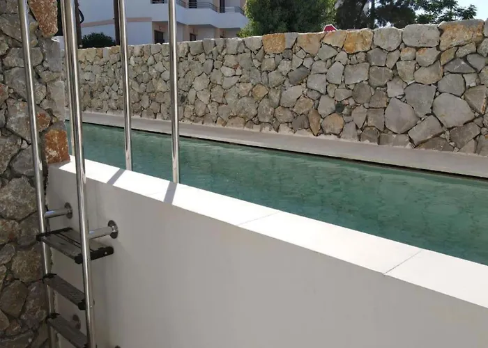 White Boutique Hotel 5*