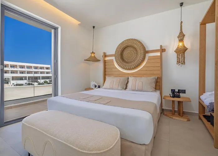 White Boutique Hotel