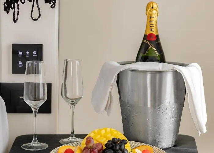 Hotel White Boutique 5*