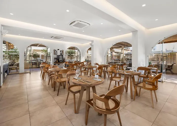 White Boutique Hotel